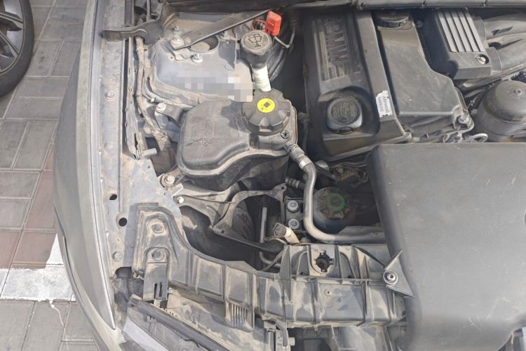 Used BMW 1 Series 2008 120i automatic transmission Engine Bay Right