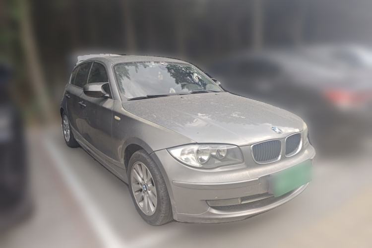 Used BMW 1 Series 2008 120i automatic transmission Front Right 45 Deg
