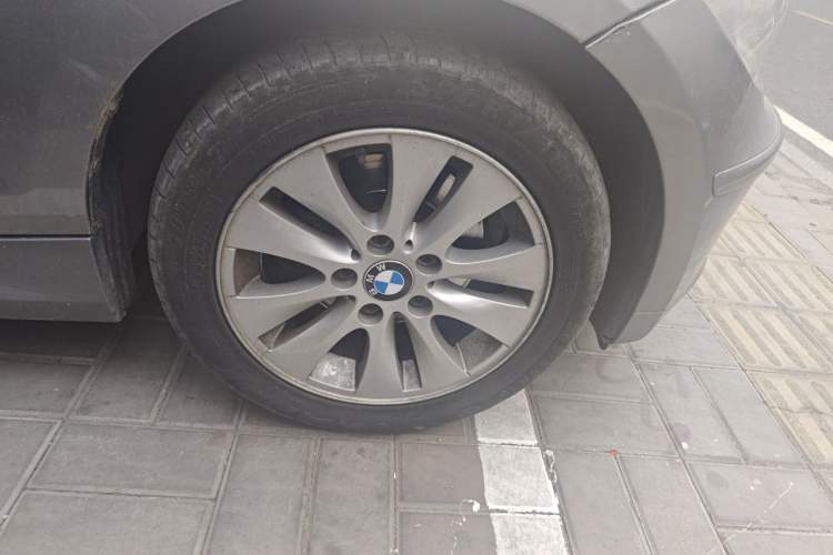 Used BMW 1 Series 2008 120i automatic transmission Right Front Wheel Hub