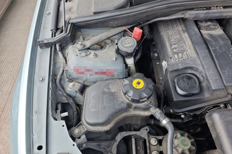 Used BMW 1 Series 2008 120i automatic transmission Engine Bay Right