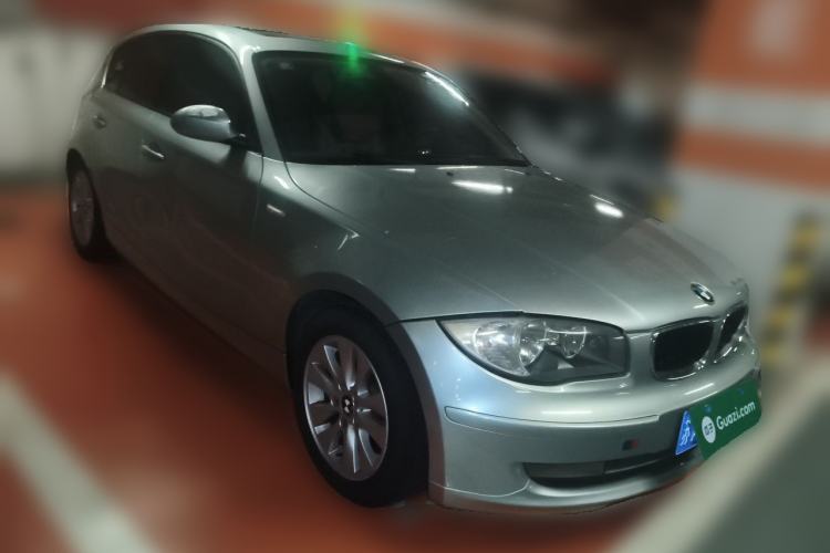 Used BMW 1 Series 2008 120i automatic transmission Front Right 45 Deg