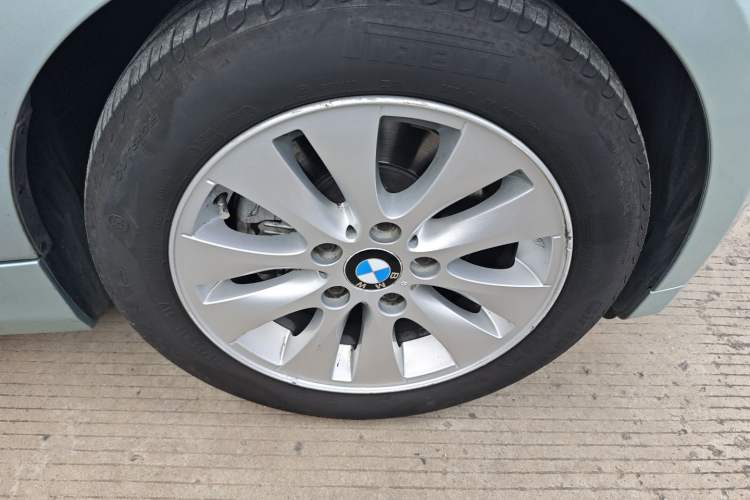 Used BMW 1 Series 2008 120i automatic transmission Right Front Wheel Hub
