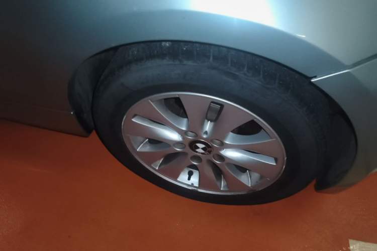 Used BMW 1 Series 2008 120i automatic transmission Right Front Wheel Hub