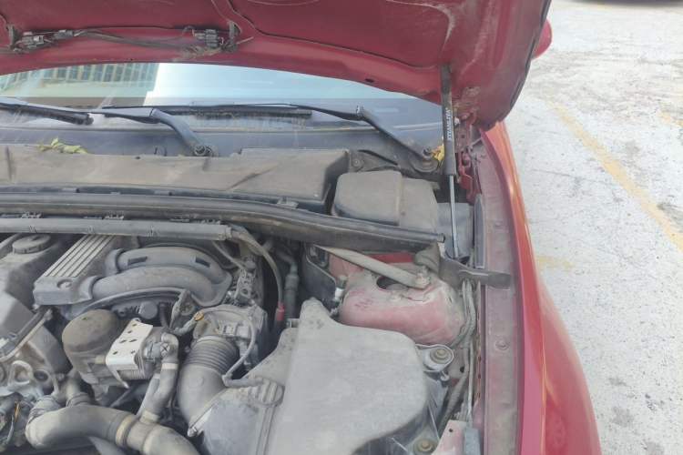 Used BMW 1 Series 2008 120i automatic transmission Engine Bay Left