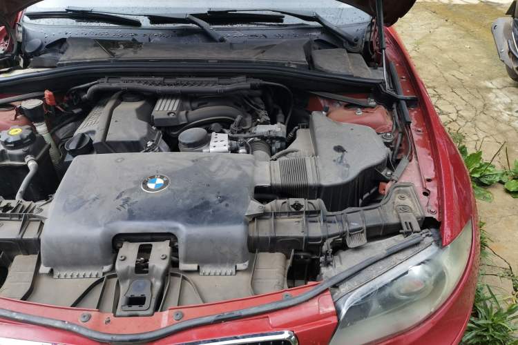 Used BMW 1 Series 2008 120i automatic transmission Engine Bay Left