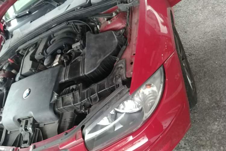 Used BMW 1 Series 2008 120i automatic transmission Engine Bay Left