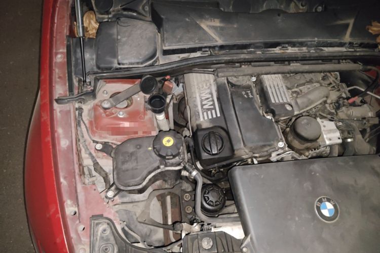 Used BMW 1 Series 2008 120i automatic transmission Engine Bay Right