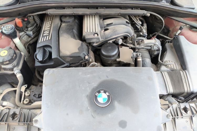 Used BMW 1 Series 2008 120i automatic transmission Engine Bay