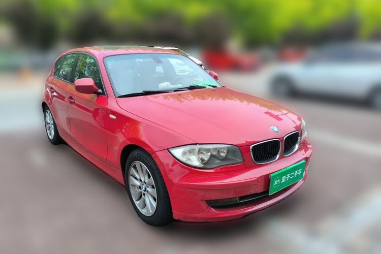 Used BMW 1 Series 2008 120i automatic transmission Front Right 45 Deg