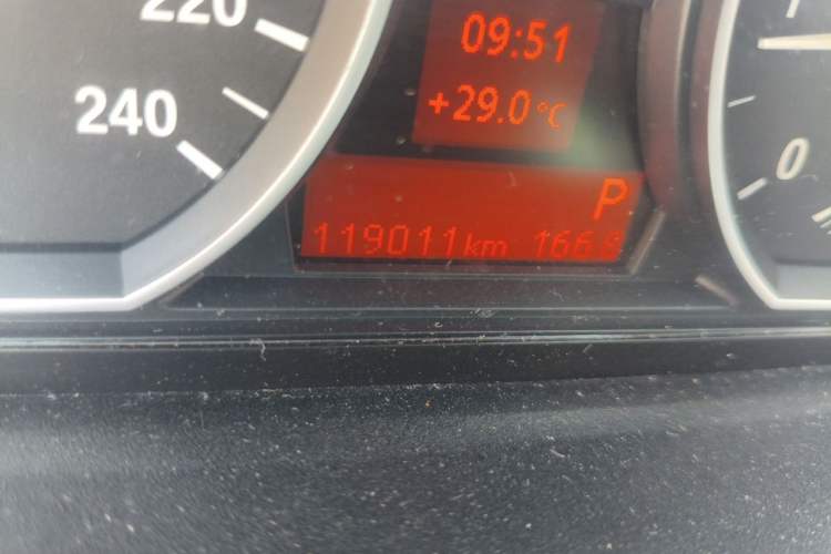 Used BMW 1 Series 2008 120i automatic transmission Odometer Close Up