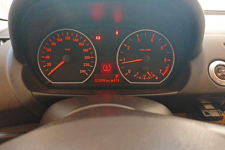 Used BMW 1 Series 2008 120i automatic transmission Odometer Close Up