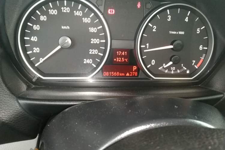 Used BMW 1 Series 2008 120i automatic transmission Odometer Close Up