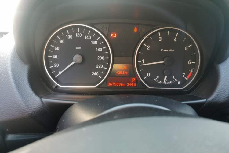 Used BMW 1 Series 2008 120i automatic transmission Odometer Close Up