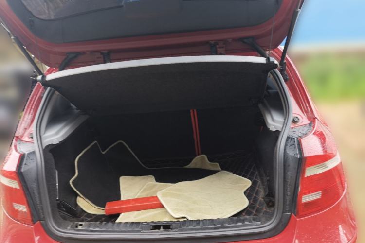 Used BMW 1 Series 2008 120i automatic transmission Trunk