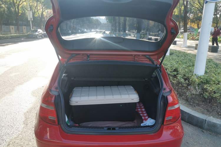 Used BMW 1 Series 2008 120i automatic transmission Trunk