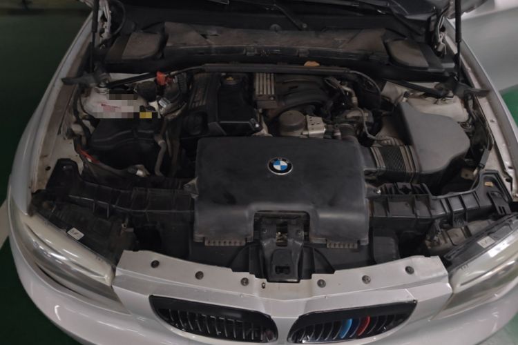 Used BMW 1 Series 2008 120i automatic transmission Engine Bay