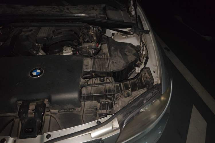 Used BMW 1 Series 2008 120i automatic transmission Engine Bay Left