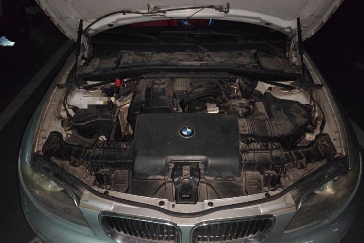 Used BMW 1 Series 2008 120i automatic transmission Engine Bay