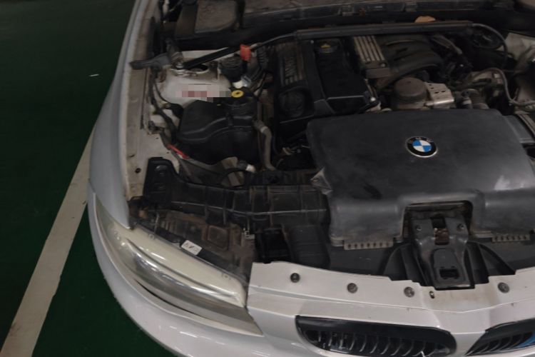 Used BMW 1 Series 2008 120i automatic transmission Engine Bay Right