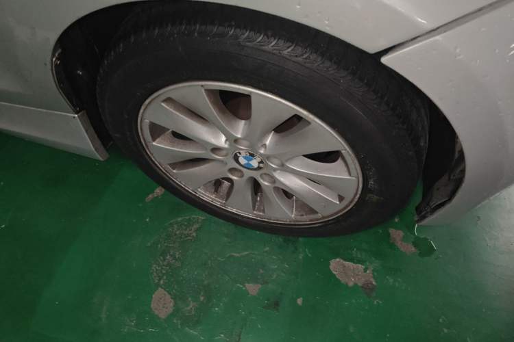 Used BMW 1 Series 2008 120i automatic transmission Right Front Wheel Hub