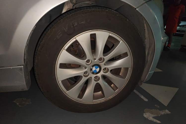 Used BMW 1 Series 2008 120i automatic transmission Right Front Wheel Hub