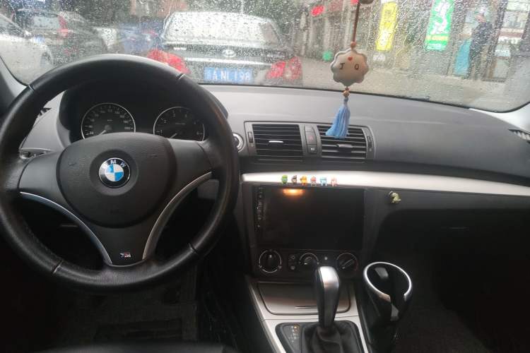 Used BMW 1 Series 2008 120i automatic transmission Center Console