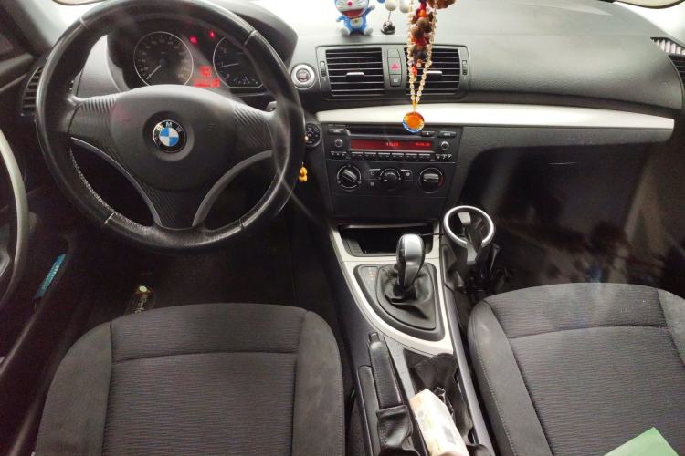 Used BMW 1 Series 2008 120i automatic transmission Center Console