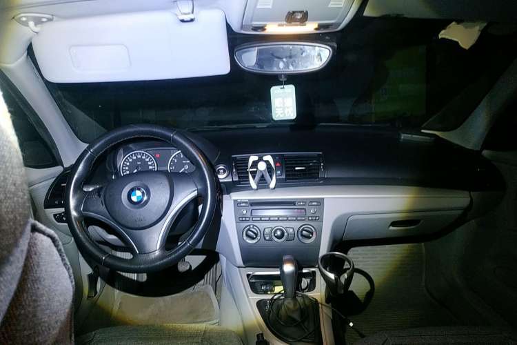 Used BMW 1 Series 2008 120i automatic transmission Center Console