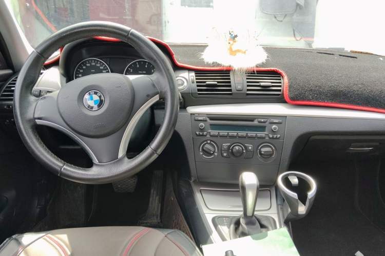 Used BMW 1 Series 2008 120i automatic transmission Center Console