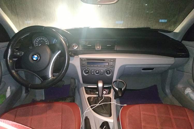 Used BMW 1 Series 2008 120i automatic transmission Center Console