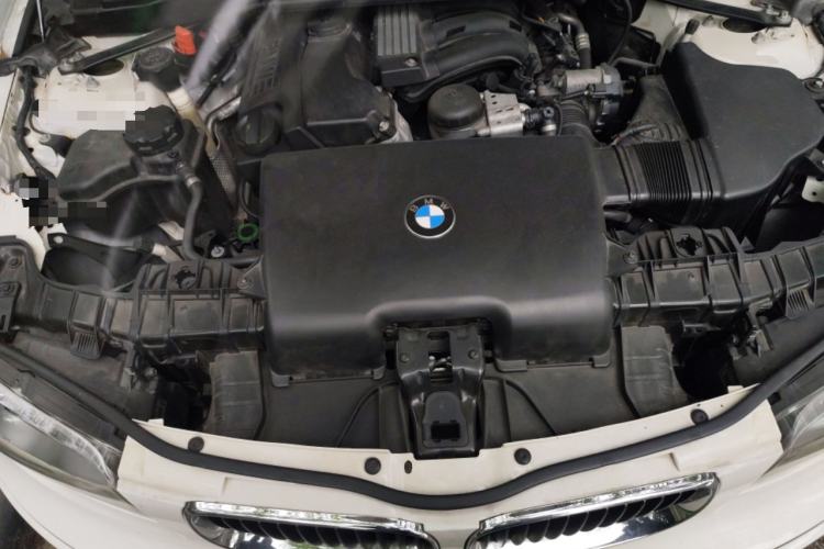 Used BMW 1 Series 2008 120i automatic transmission Engine Bay