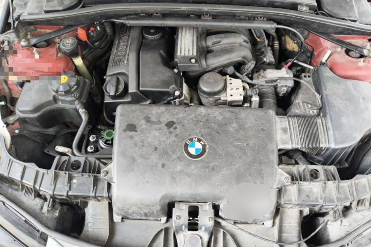Used BMW 1 Series 2008 120i automatic transmission Engine Bay