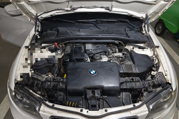 Used BMW 1 Series 2008 120i automatic transmission Engine Bay