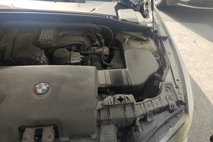 Used BMW 1 Series 2008 120i automatic transmission Engine Bay Left