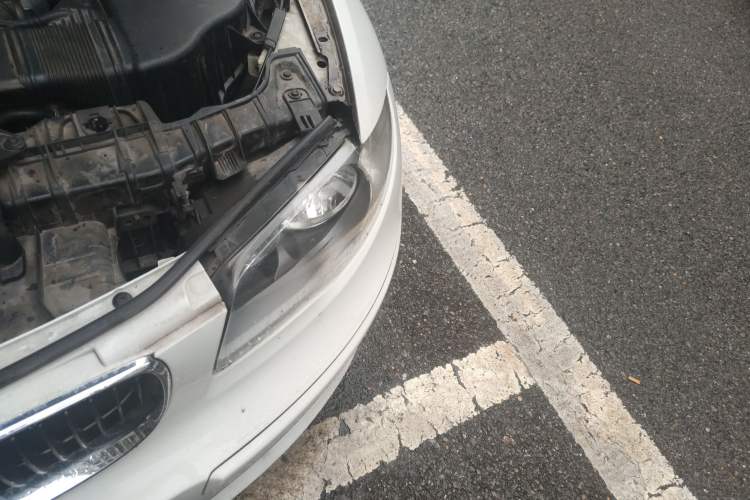 Used BMW 1 Series 2008 120i automatic transmission Engine Bay Left