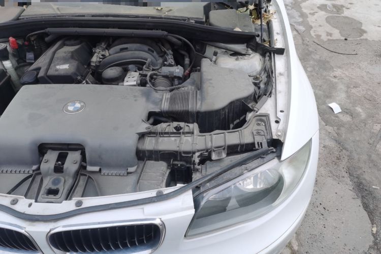 Used BMW 1 Series 2008 120i automatic transmission Engine Bay Left