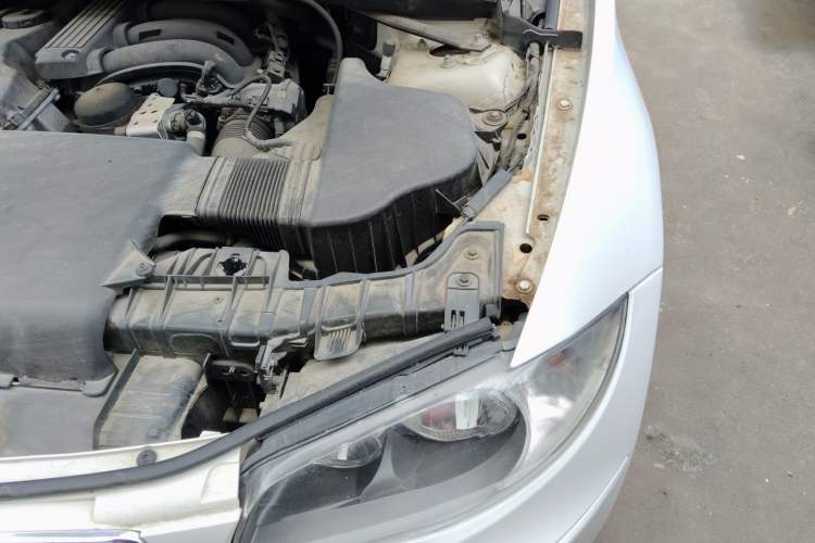 Used BMW 1 Series 2008 120i automatic transmission Engine Bay Left