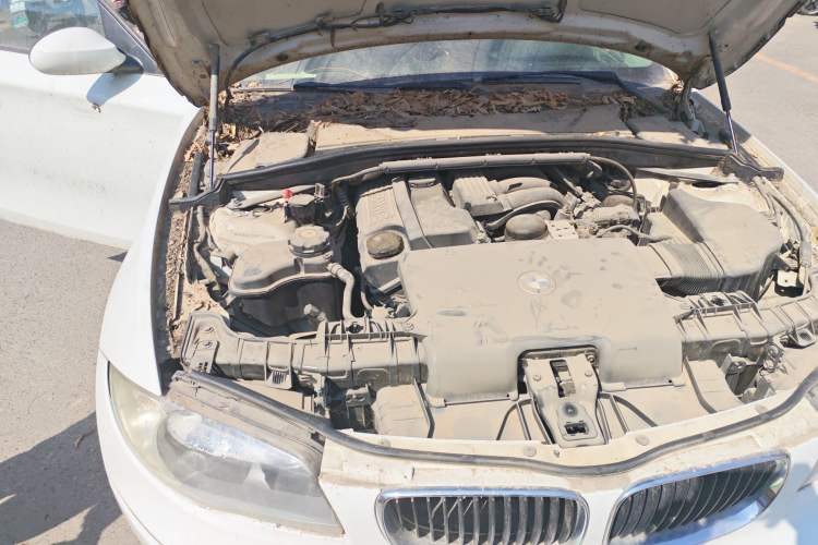 Used BMW 1 Series 2008 120i automatic transmission Engine Bay Right