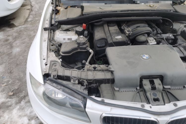 Used BMW 1 Series 2008 120i automatic transmission Engine Bay Right
