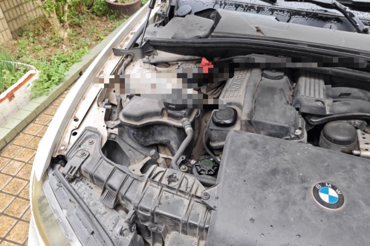 Used BMW 1 Series 2008 120i automatic transmission Engine Bay Right