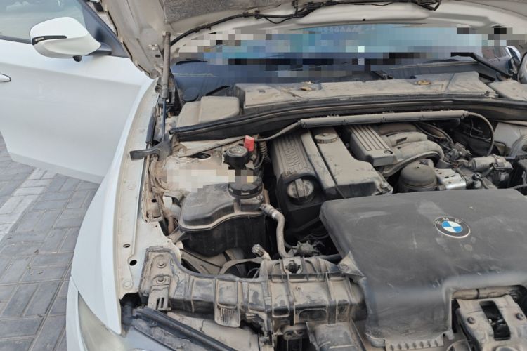 Used BMW 1 Series 2008 120i automatic transmission Engine Bay Right
