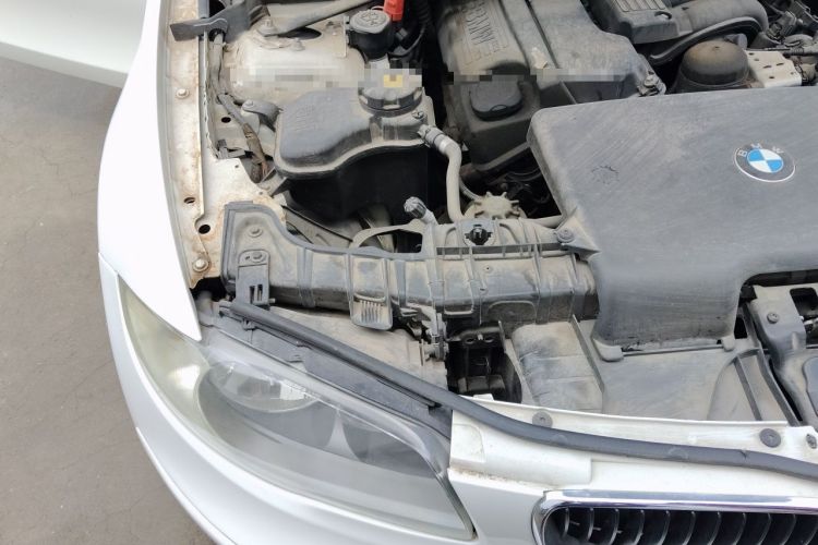 Used BMW 1 Series 2008 120i automatic transmission Engine Bay Right