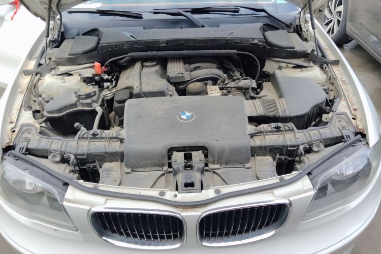 Used BMW 1 Series 2008 120i automatic transmission Engine Bay