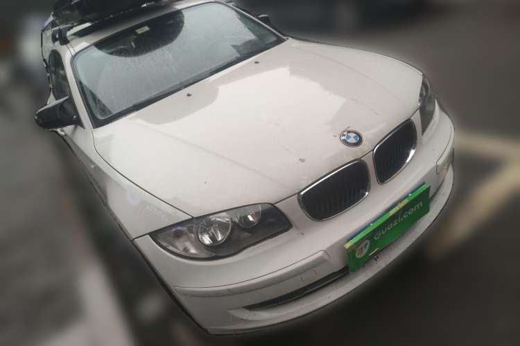Used BMW 1 Series 2008 120i automatic transmission Front Right 45 Deg