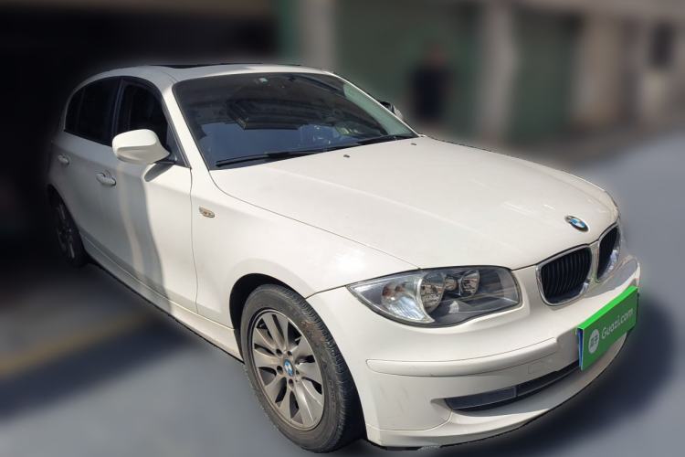 Used BMW 1 Series 2008 120i automatic transmission Front Right 45 Deg