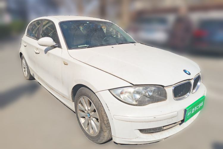 Used BMW 1 Series 2008 120i automatic transmission Front Right 45 Deg