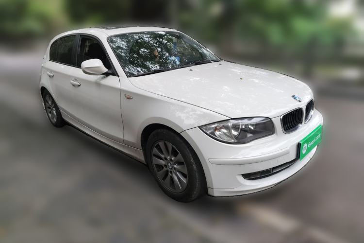 Used BMW 1 Series 2008 120i automatic transmission Front Right 45 Deg