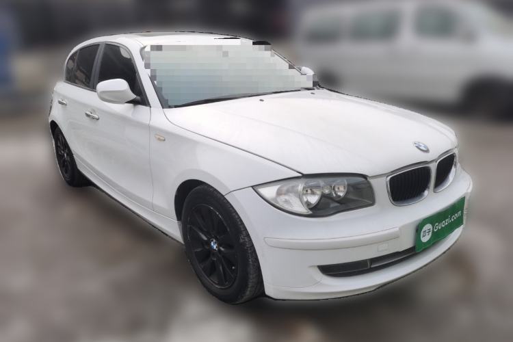 Used BMW 1 Series 2008 120i automatic transmission Front Right 45 Deg