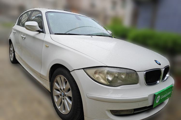 Used BMW 1 Series 2008 120i automatic transmission Front Right 45 Deg