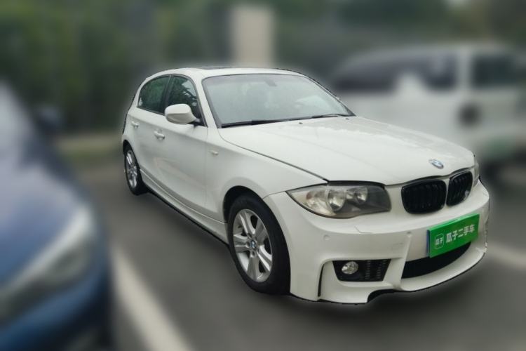 Used BMW 1 Series 2008 120i manual transmission Front Right 45 Deg
